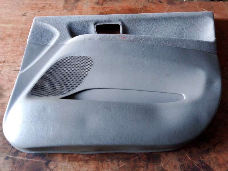 Обшивка двери Toyota Nadia SXN10 3SFE передняя правая (б/у)