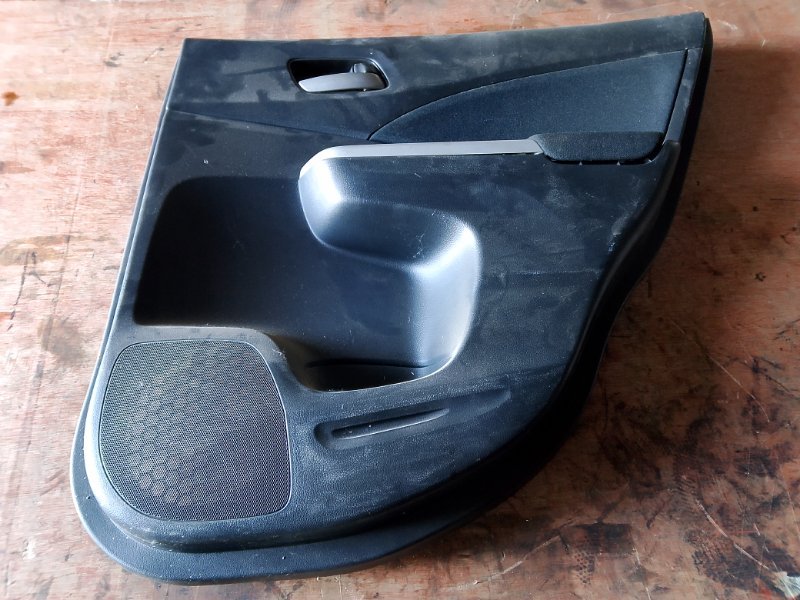 Обшивка двери Honda CR-V RM1 R20A задняя правая (б/у)