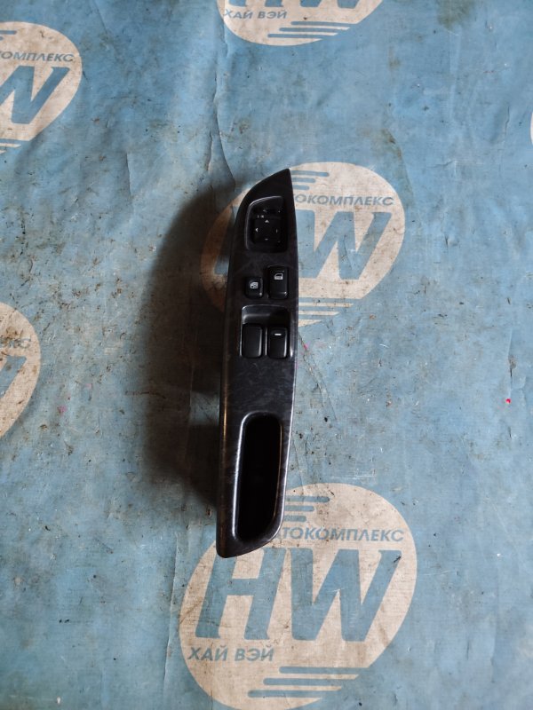 Блок упр. стеклоподъемниками Mitsubishi Delica PE8W 4M40 передний правый (б/у)