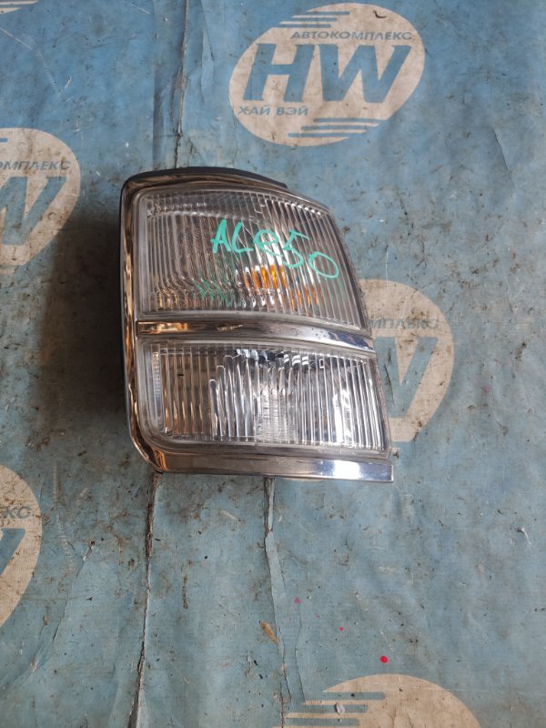 Габарит Nissan Elgrand ALE50 VG33E правый (б/у)