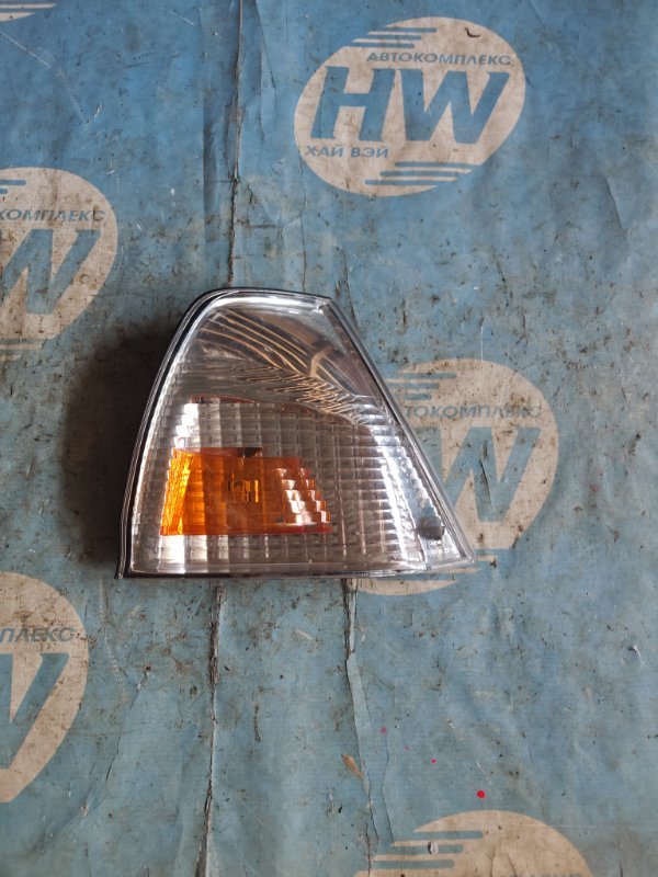 Габарит Toyota Grand Hiace VCH16 5VZ правый (б/у)
