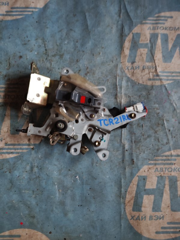 Замок двери Toyota Estima TCR21 2TZFZE задний левый (б/у)