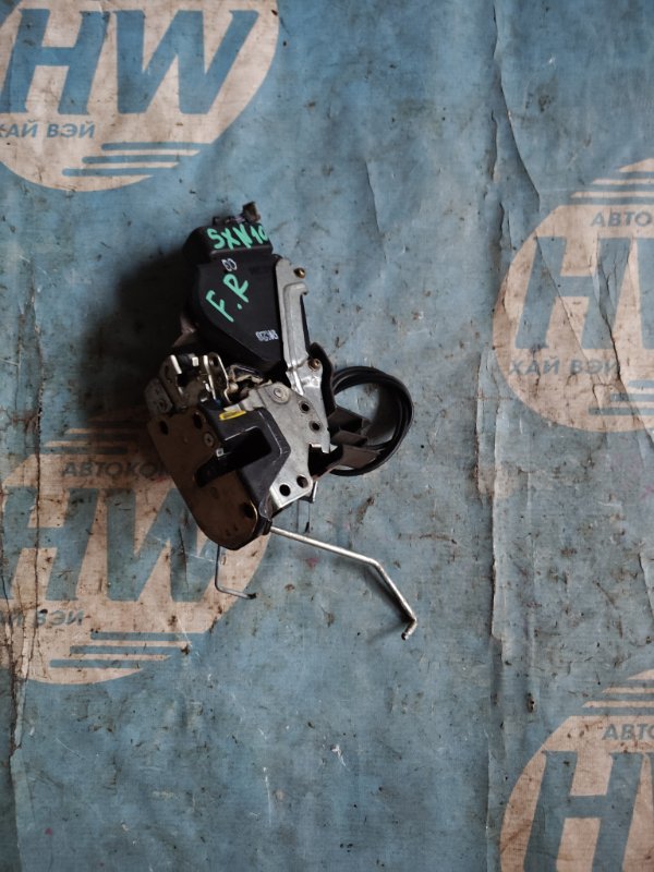 Замок двери Toyota Nadia SXN15 3SFE передний правый (б/у)