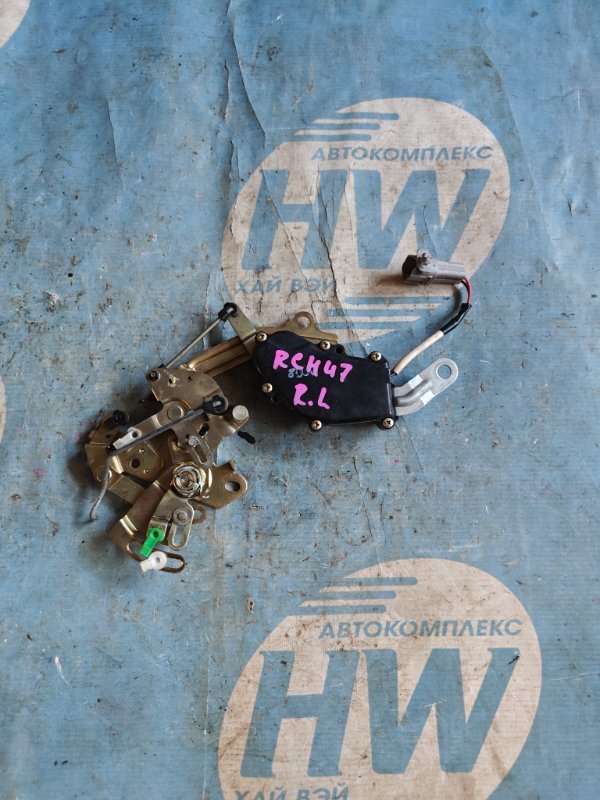 Замок двери Toyota Hiace Regius RCH47 3RZFE задний левый (б/у)