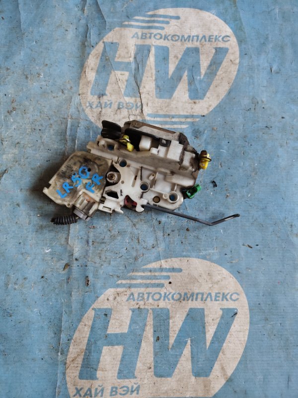 Замок двери Nissan Terrano LR50 VG33E передний правый (б/у)