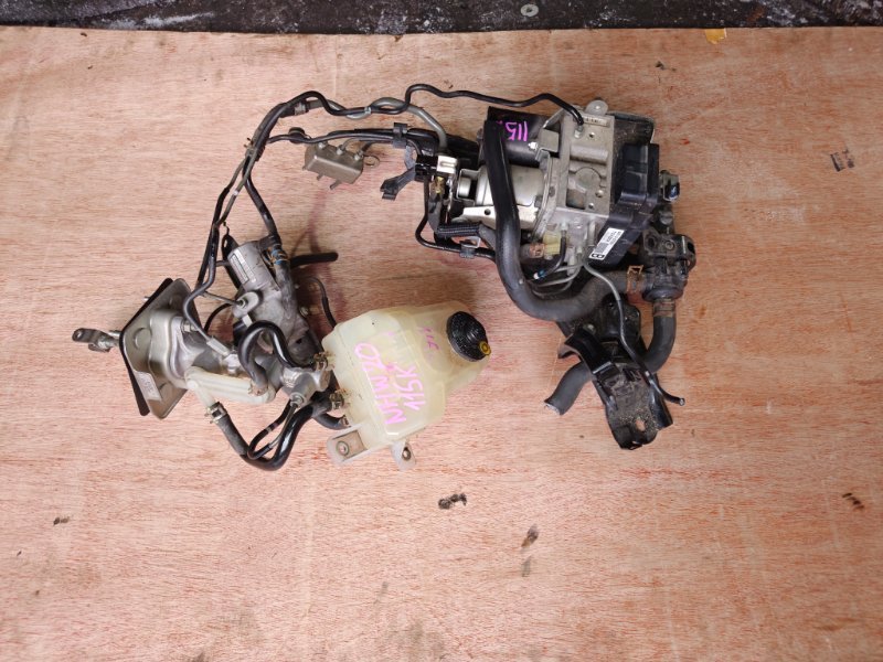 Блок ABS Toyota Prius NHW20 1NZFXE (б/у)