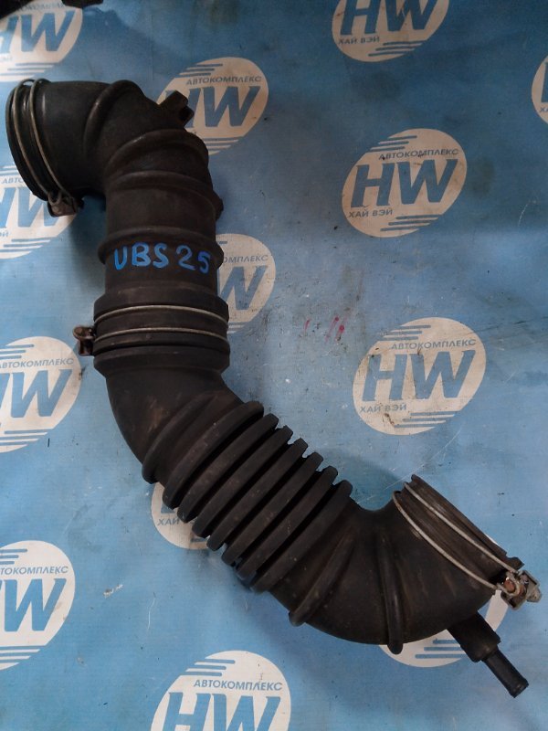 Патрубок воздушного фильтра Isuzu Bighorn UBS25 6VD1 (б/у)