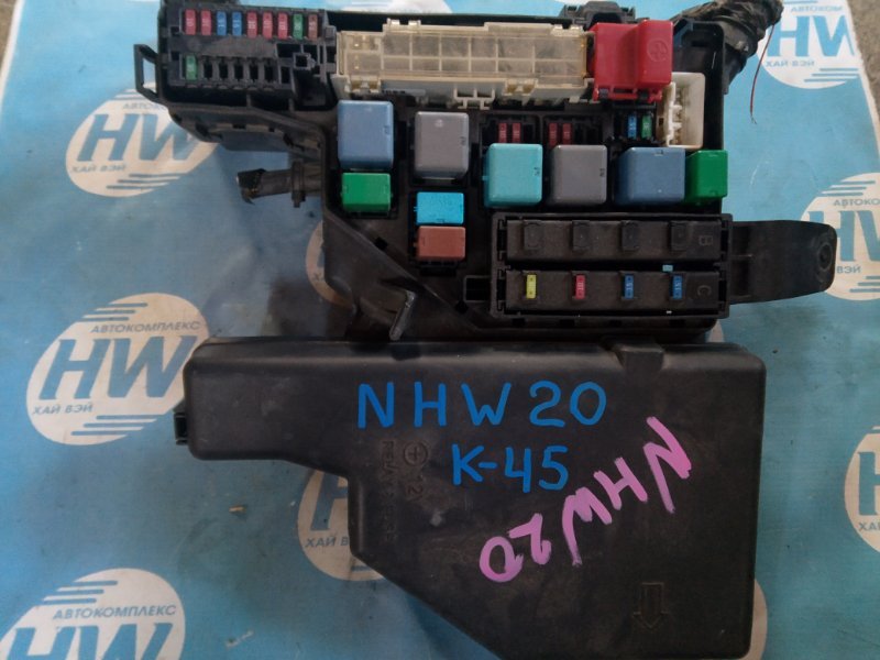 Блок предохранителей Toyota Prius NHW20 1NZFXE (б/у)