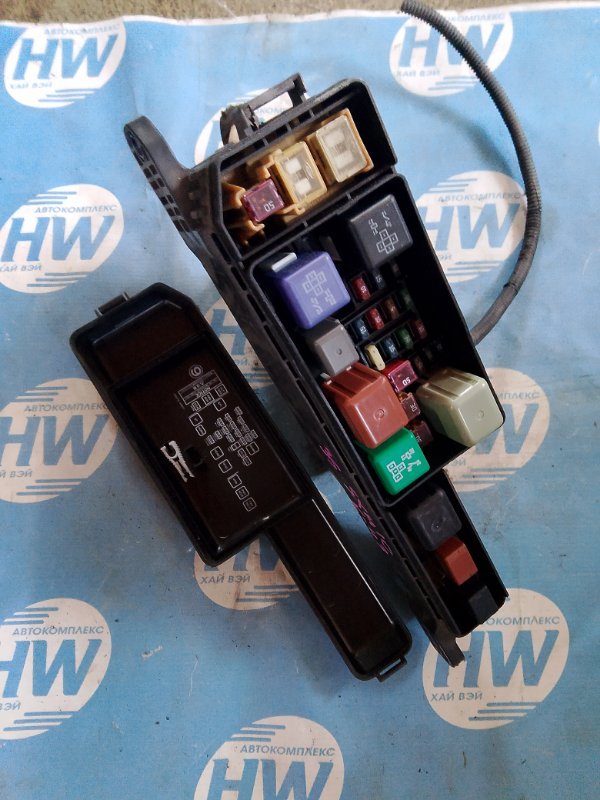 Блок предохранителей Toyota Ipsum SXM10 3S (б/у)