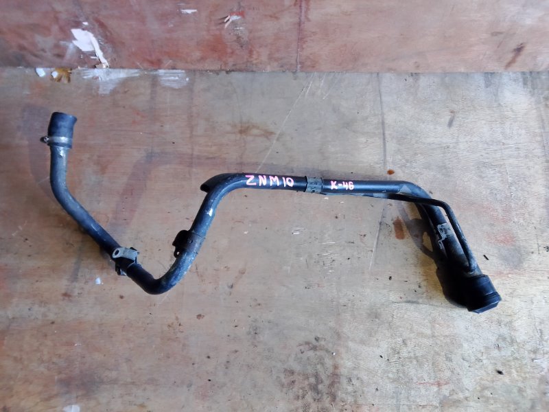 Горловина топливного бака Toyota Isis ZNM10 1ZZ (б/у)