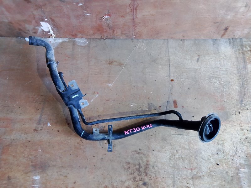 Горловина топливного бака Nissan X-Trail NT30 QR20 (б/у)