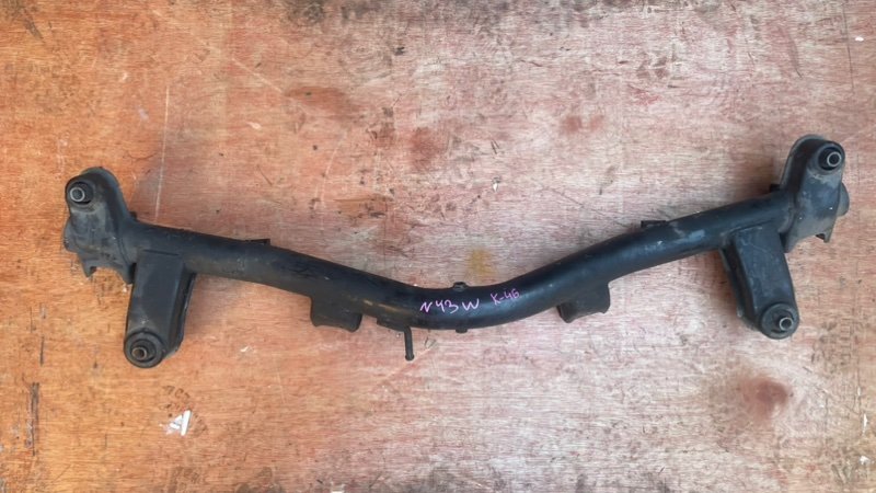 Балка Mitsubishi Chariot N43W 4G63 задняя (б/у)