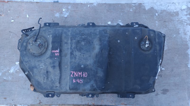 Бензобак Toyota Isis ZNM10 1ZZ (б/у)