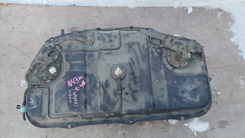 Бензобак Mitsubishi Chariot N43W 4G63 (б/у)