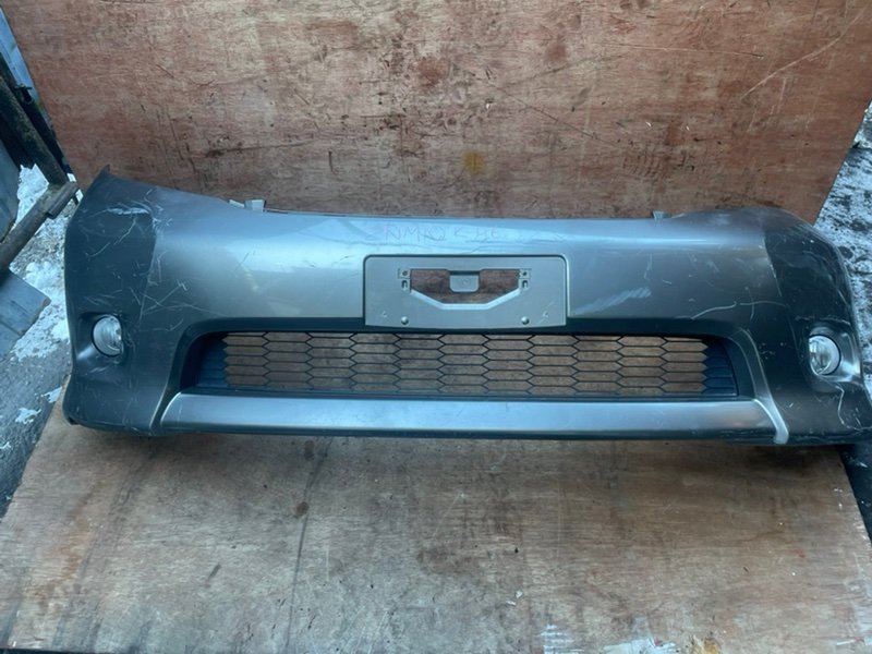 Бампер Toyota Isis ZNM10 1ZZ передний (б/у)