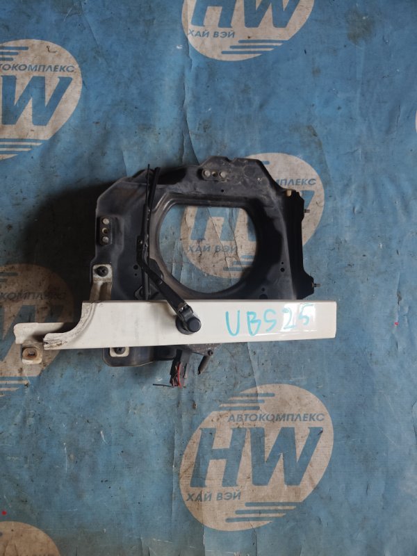 Планка под фару Isuzu Bighorn UBS25 6VD1 левая (б/у)