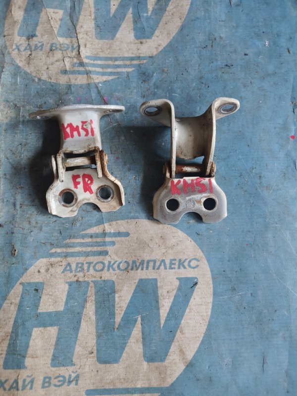 Петля дверная Toyota Lite Ace KM51 5K передняя правая (б/у)