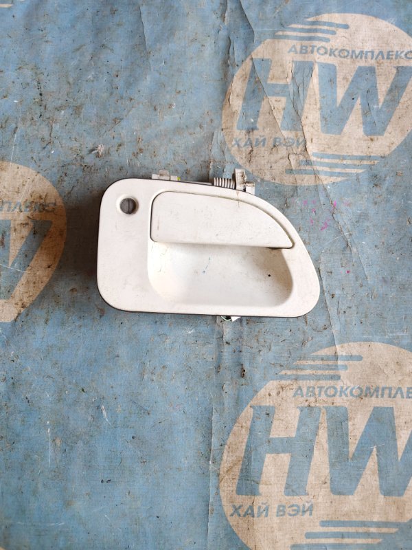 Ручка двери внешняя Mitsubishi Delica PE8W 4M40 передняя правая (б/у)