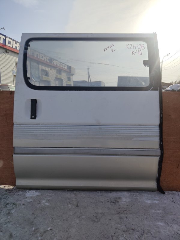 Дверь Toyota Hiace KZH106 1KZ 1996 задняя левая (б/у)