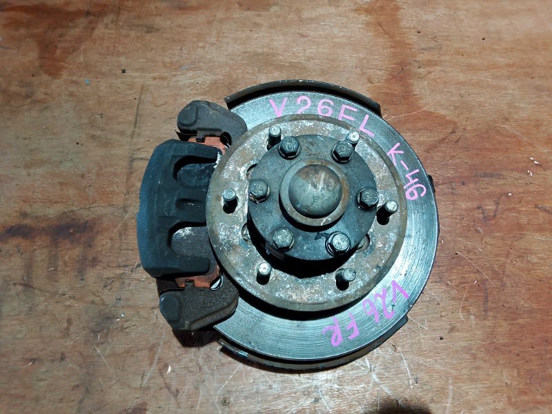 Ступица Mitsubishi Pajero V26 4M40 передняя левая (б/у)