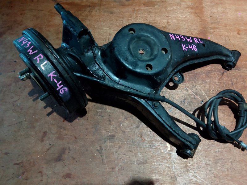 Ступица Mitsubishi Chariot N43W 4G63 задняя левая (б/у)