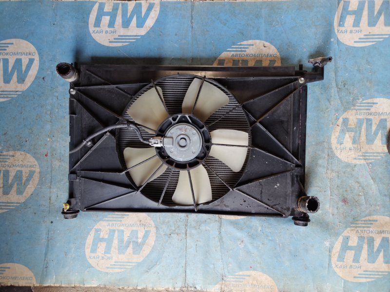 Радиатор Toyota Isis ZNM10 1ZZ (б/у)