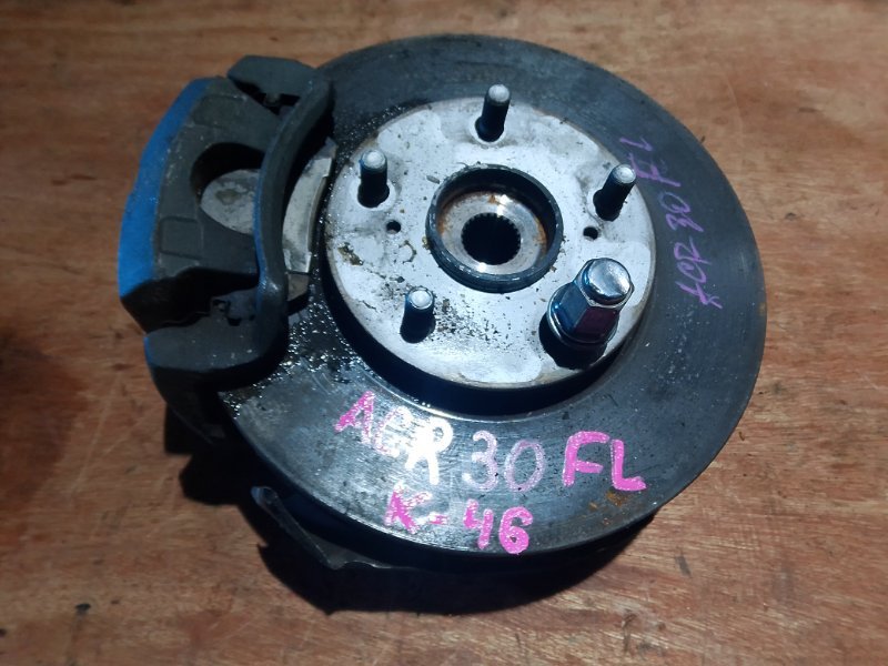 Ступица Toyota Estima ACR30 2AZFE передняя левая (б/у)