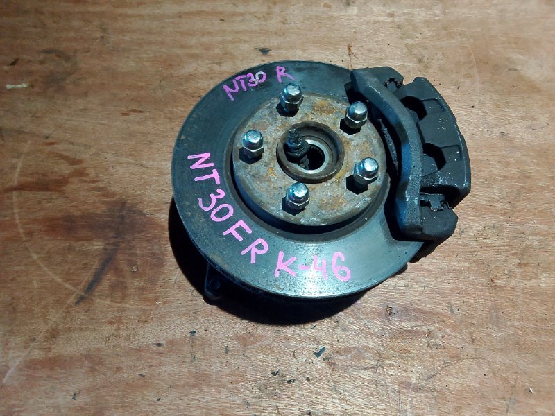 Ступица Nissan X-Trail NT30 QR20 передняя правая (б/у)