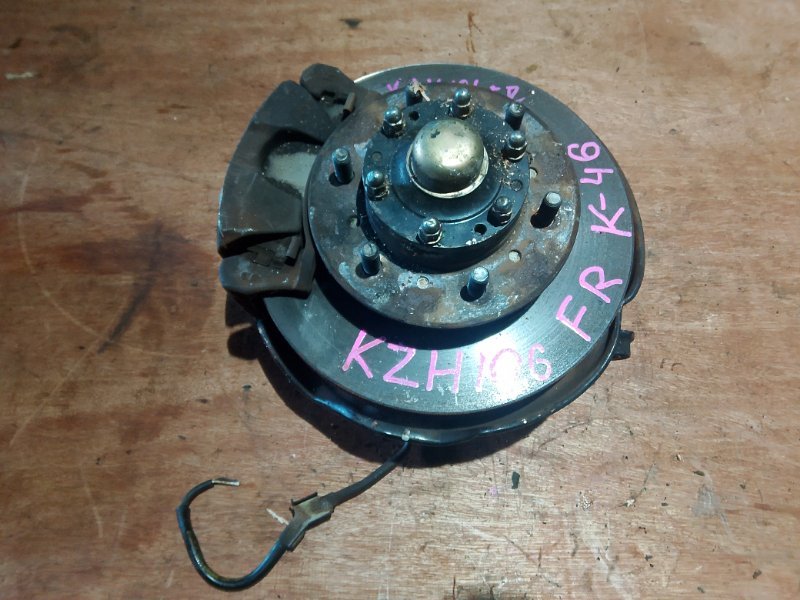 Ступица Toyota Hiace KZH106 1KZ 1996 передняя правая (б/у)