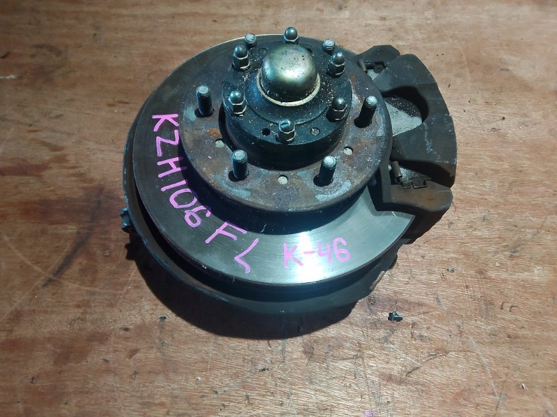 Ступица Toyota Hiace KZH106 1KZ 1996 передняя левая (б/у)