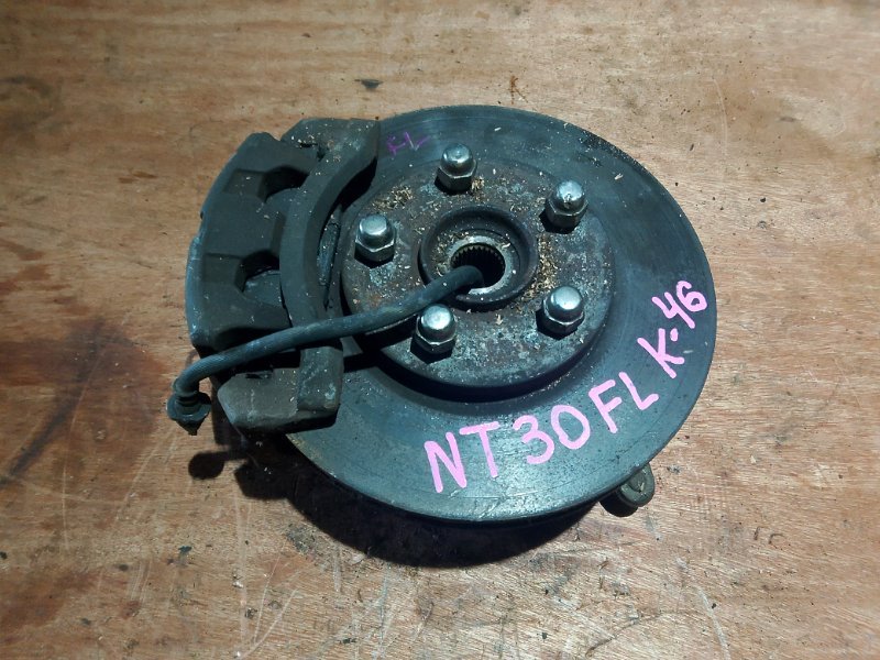 Ступица Nissan X-Trail NT30 QR20 передняя левая (б/у)