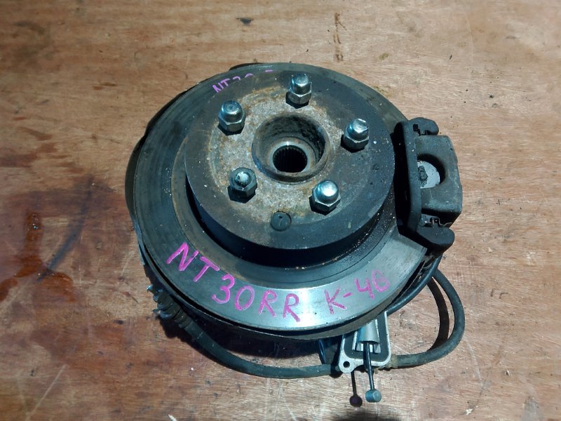 Ступица Nissan X-Trail NT30 QR20 задняя правая (б/у)