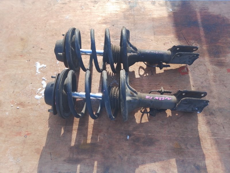 Стойка Mitsubishi RVR N23W 4G63T передняя (б/у)