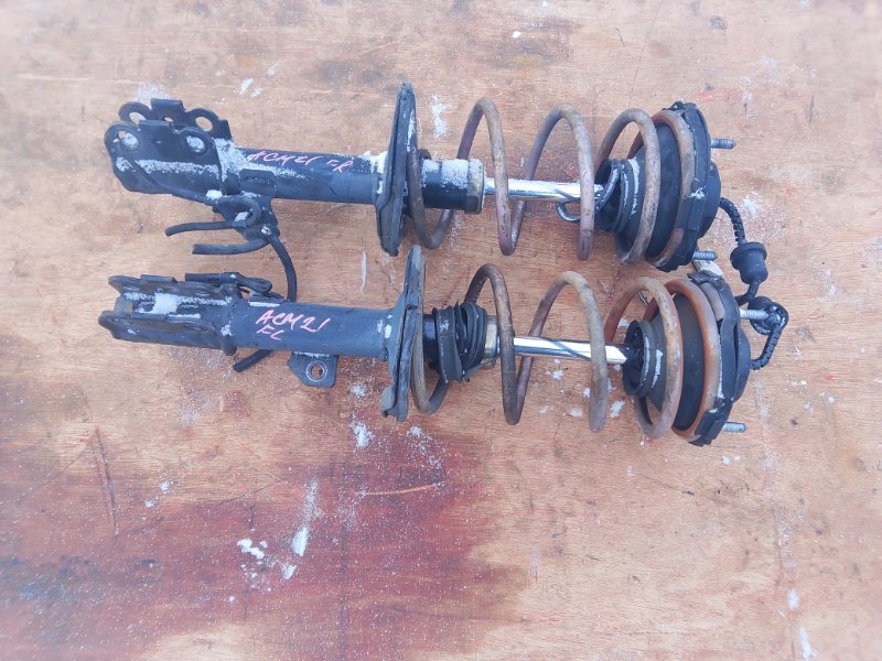 Стойка Toyota Ipsum ACM21 2AZFE передняя (б/у)