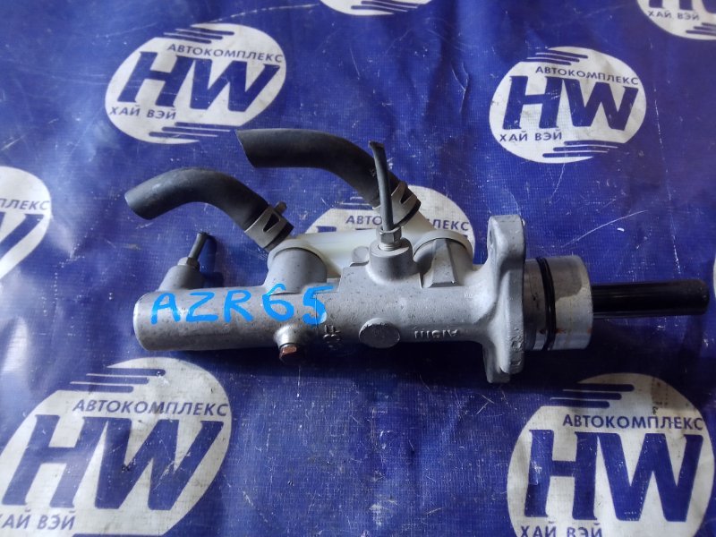 Главный тормозной цилиндр Toyota Voxy AZR65 1AZ (б/у)
