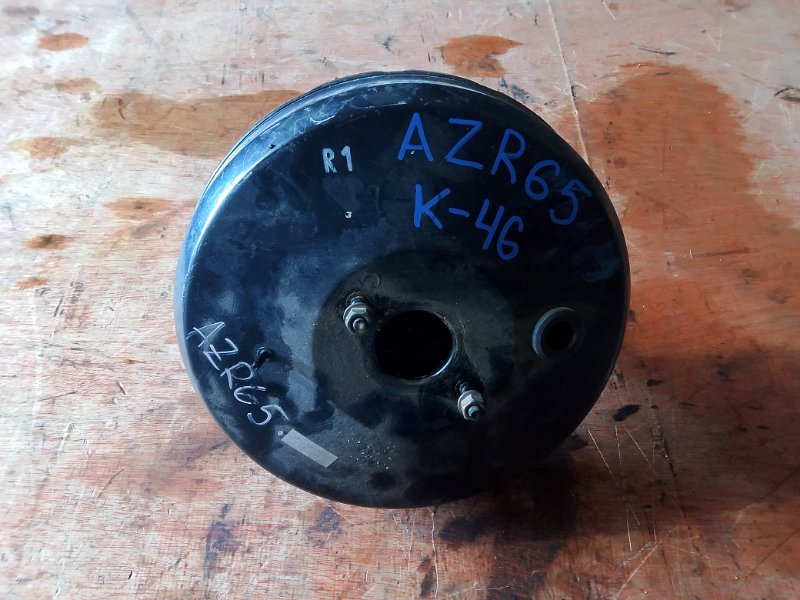 Вакумник тормозной Toyota Voxy AZR65 1AZ (б/у)