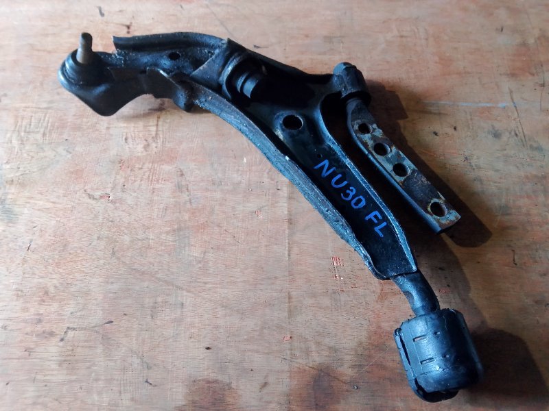 Рычаг Nissan Presage NU30 KA24 передний левый (б/у)