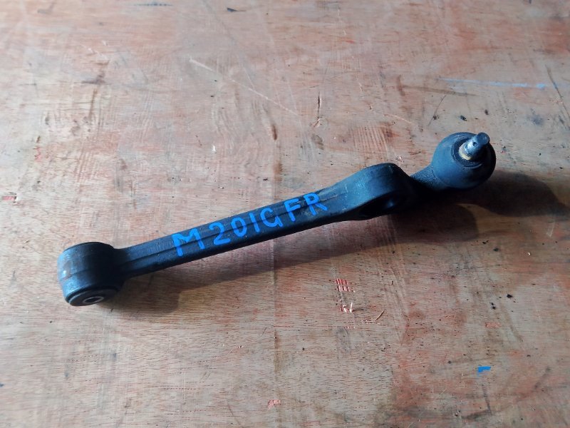 Рычаг нижний Daihatsu YRV M201G K3VET передний правый (б/у)