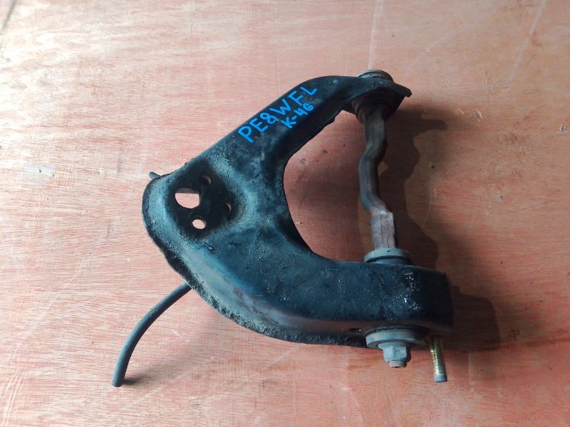 Рычаг верхний Mitsubishi Delica PE8W 4M40 передний левый (б/у)