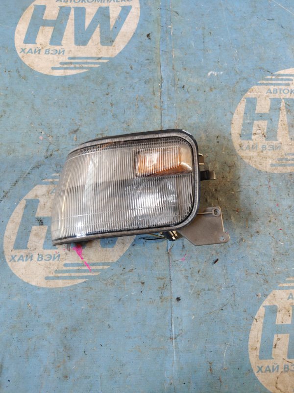 Габарит Mitsubishi Delica P25W/P35W 4D56T левый (б/у)