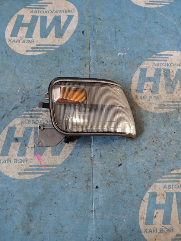 Габарит Mitsubishi Delica P25W/P35W 4D56T правый (б/у)