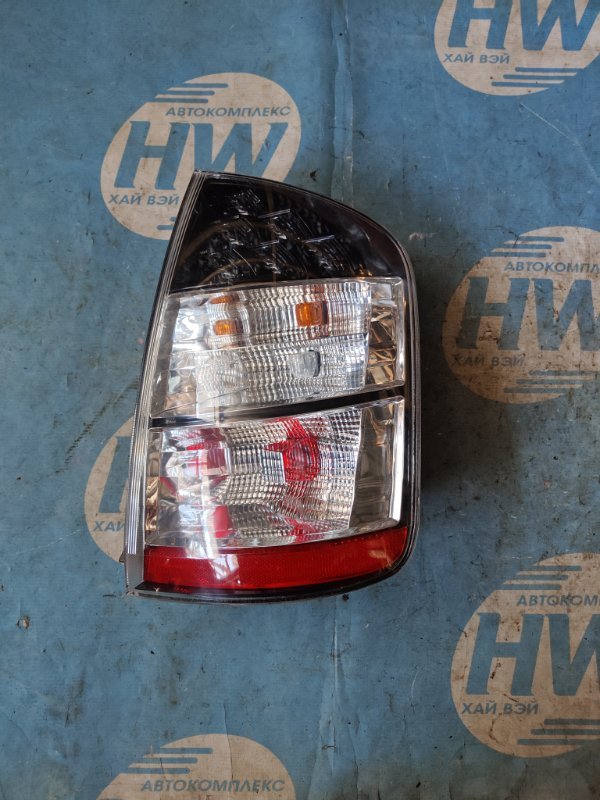 Стоп Toyota Prius NHW20 1NZFXE правый (б/у)