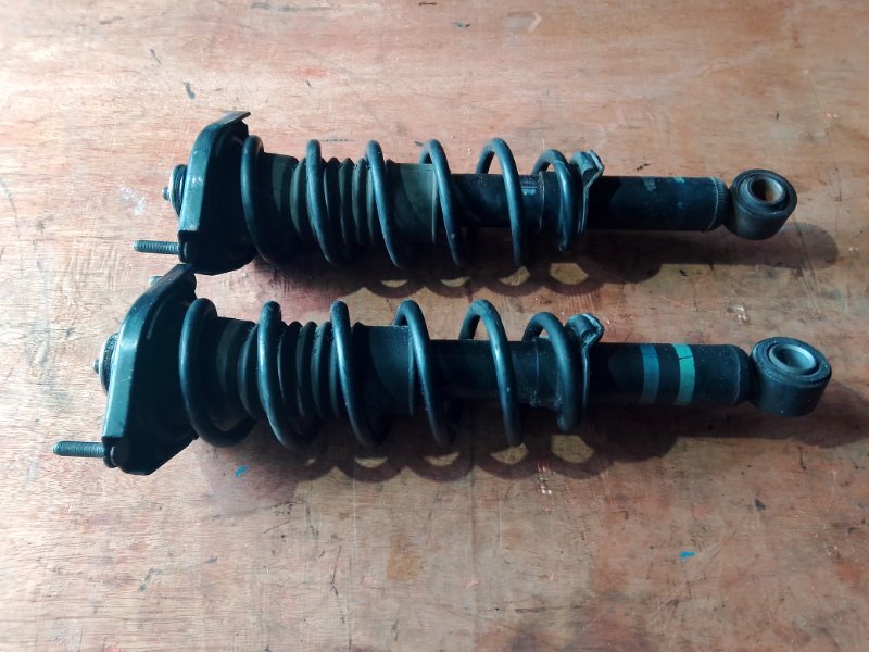 Стойка Toyota Wish ZNE10 1ZZ задняя (б/у)