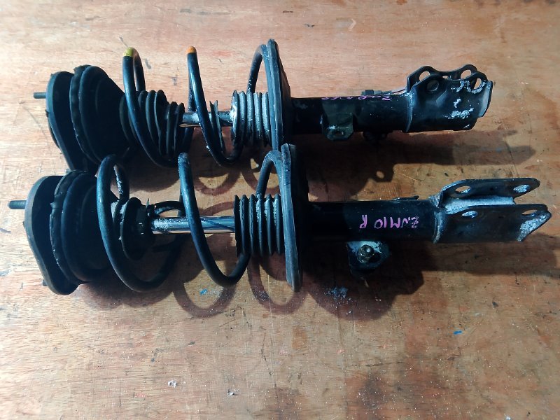 Стойка Toyota Isis ZNM10 1ZZ передняя (б/у)