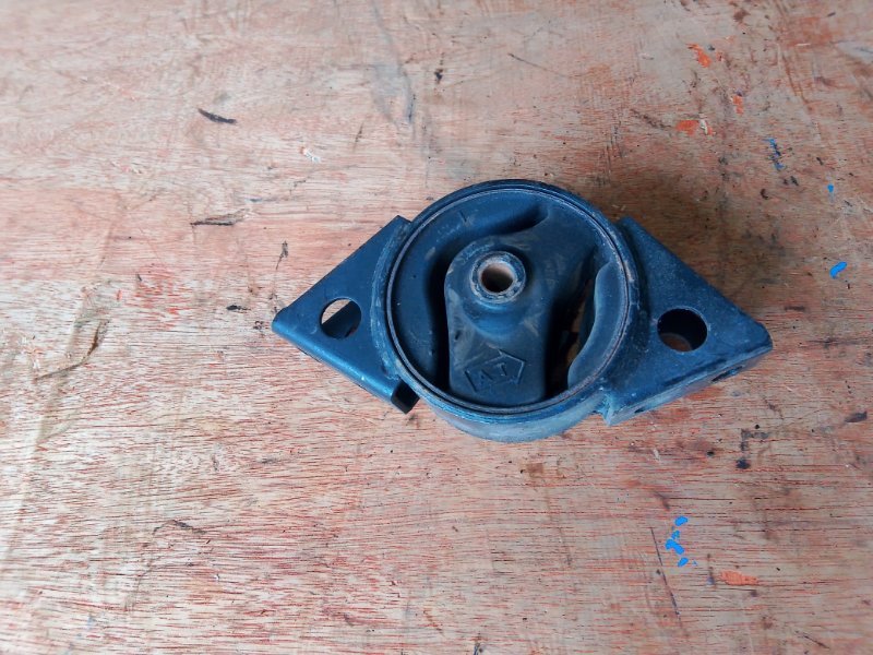 Подушка двс Nissan Bluebird EU14 SR18 задняя (б/у)