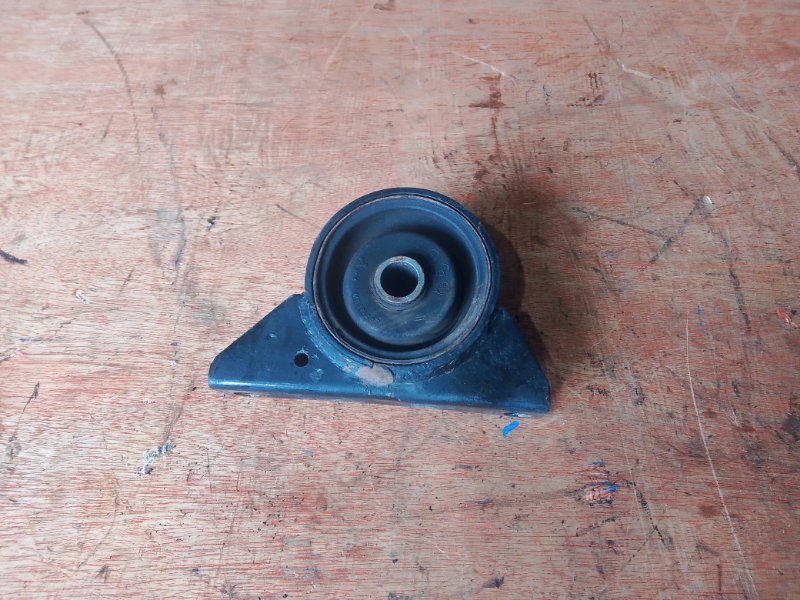 Подушка двс Mitsubishi Chariot N43W 4G63 передняя (б/у)