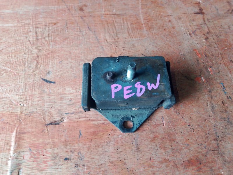 Подушка двс Mitsubishi Delica PE8W 4M40 (б/у)