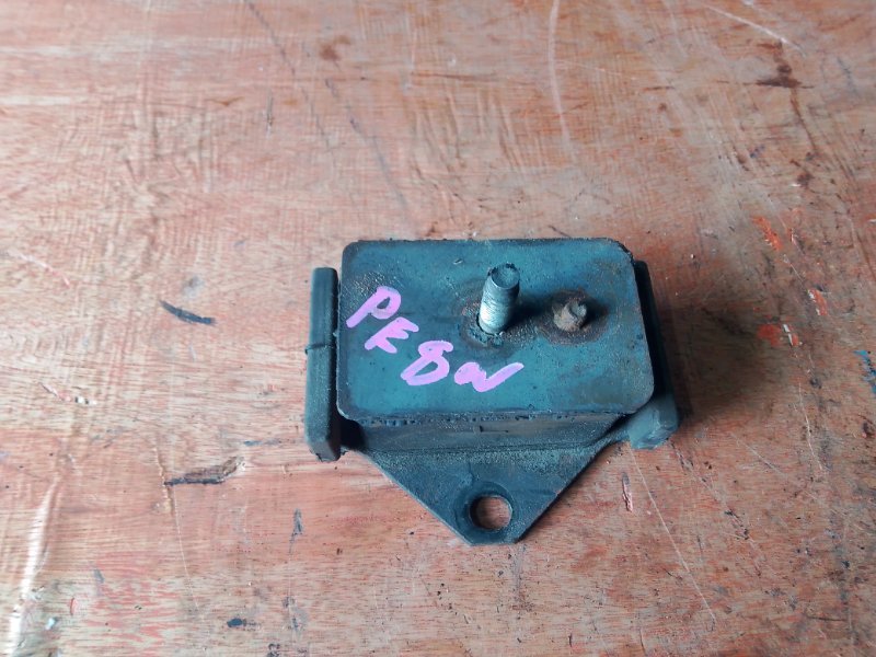 Подушка двс Mitsubishi Delica PE8W 4M40 (б/у)