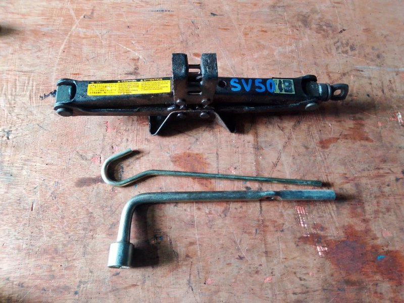 Домкрат Toyota Vista Ardeo SV50 3SFSE (б/у)