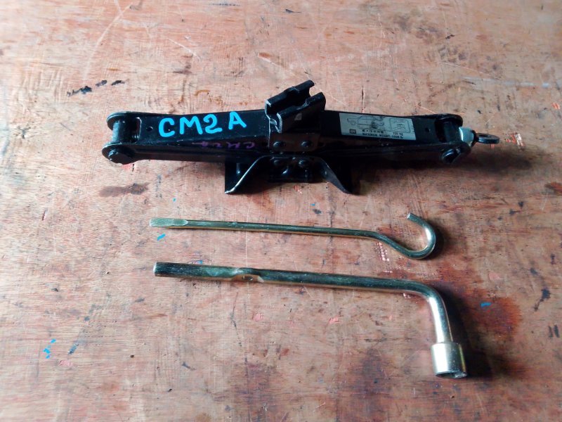 Домкрат Mitsubishi Lancer CM2A 4G15 (б/у)